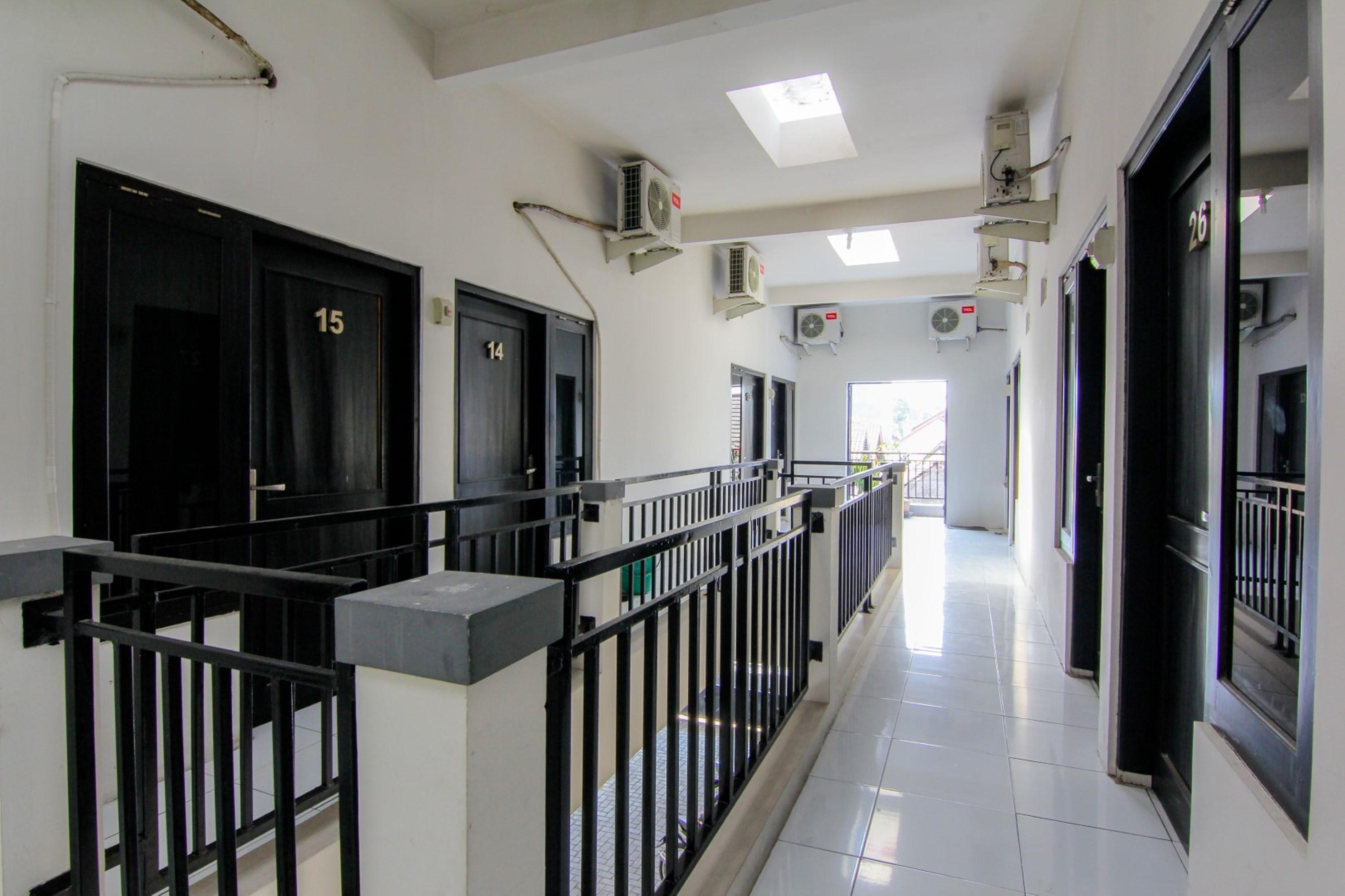 Jj House Wahid Hasyim Hotell Yogyakarta Exteriör bild