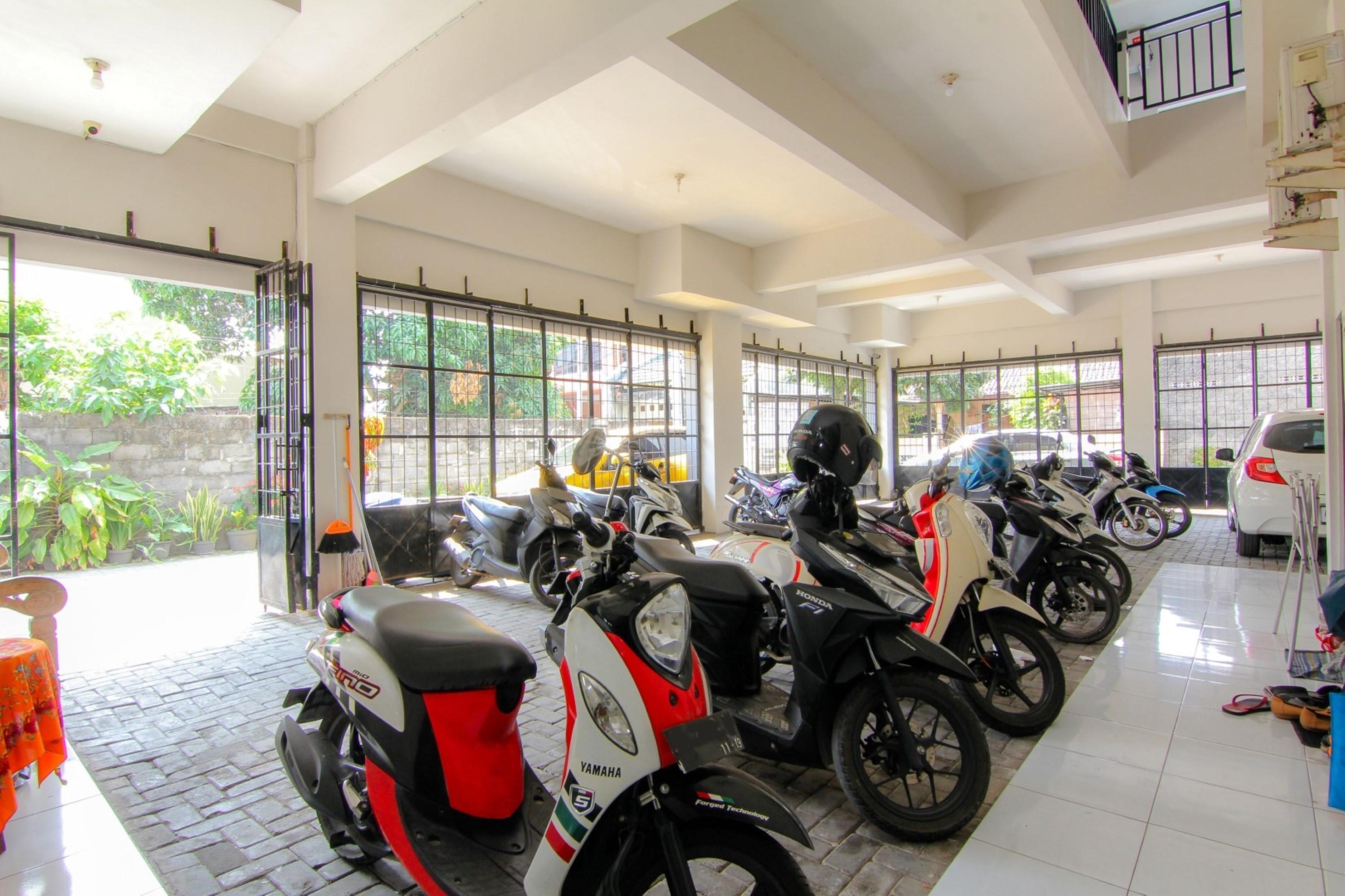 Jj House Wahid Hasyim Hotell Yogyakarta Exteriör bild